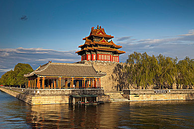 水野朝阳电影梦中的旅程：探寻光影梦境：水野朝阳导演的艺术世界揭秘-2