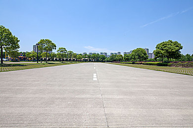 未满十八岁禁止下载：“守护青春防线，共筑绿色游戏空间”