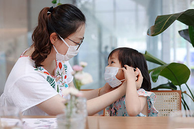 美女玉足榨精虐蛋：网络热语揭秘：从“美女玉足榨精虐蛋”看现代网络文化现象-2