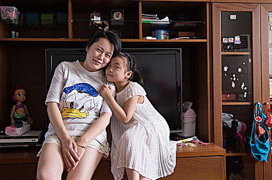 香港摄影师眼镜kk和沈迪：光影交错，港韵情深——镜头下的都市传奇