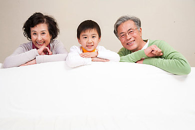 17c吃瓜网-免费吃瓜黑料泄密：娱乐圈秘密大揭秘：免费探秘“17c吃瓜网”，独家黑料一网打尽