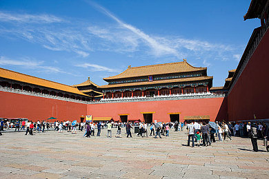 丁香五月六月激情：五月花海逐韵，六月狂欢逐梦