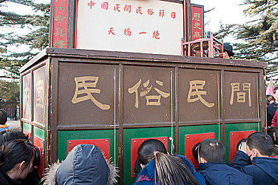绿巨人污染：拯救生态浩克征途，环保英雄再战污染世界-2