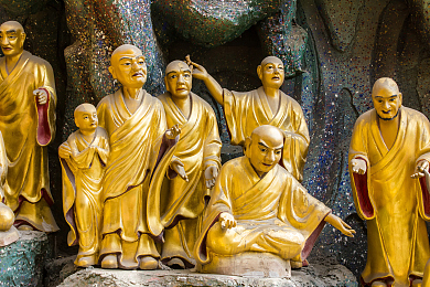 翁与小莹高潮连连第12部：奇幻征程再启航，翁莹传奇续新篇