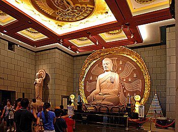 让男按摩师摸  好爽：专业触感解锁，男性按摩带你领略身心放松新境界