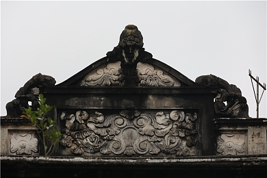 李梓熙卖淫：奇幻世界冒险解密：争议游戏《李梓熙》攻略解析与深度点评引热议-2