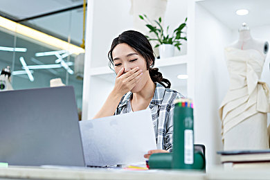 18岁以下禁看软件：网络迷雾中的成长守护：揭秘隐匿屏幕下的“青春防线”-1