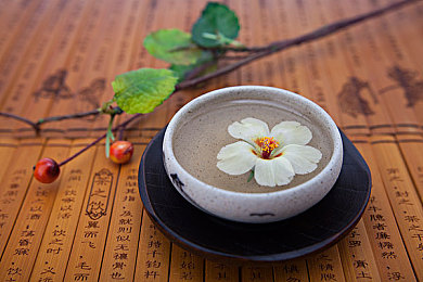 17c吃瓜网 - 免费吃瓜 黑料泄密 爆料曝光 独家揭秘：娱乐圈探秘，瓜界狂欢盛典