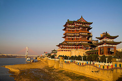 满天星法空姐：梦幻空姐之旅：全新模拟经营游戏《满天星法空姐》攻略详解及玩家热议