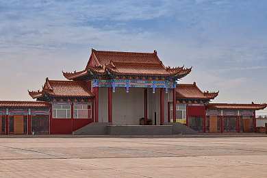 男女男精品网站：浪漫探险乐园，情侣共赴梦幻之旅-2