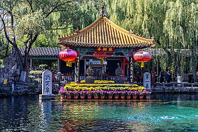 中国妓女卖婬：揭开神秘面纱：中国性产业现状剖析，妓女行业挑战与困境