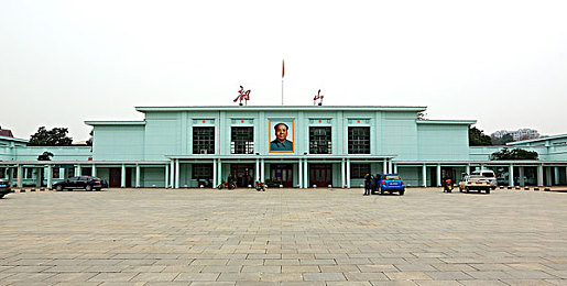 胡桃大战史莱姆：传奇女战士胡桃：勇闯史莱姆荒野，谱写正义新篇章-2