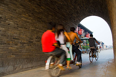 江可爱：网络奇迹，公益蜕变：从微笑网红到爱心使者，她如何点亮人间温暖-2
