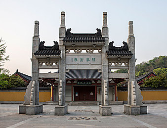 明里 中文字幕高清有码：高清中字盛宴，畅享影视新境界-2