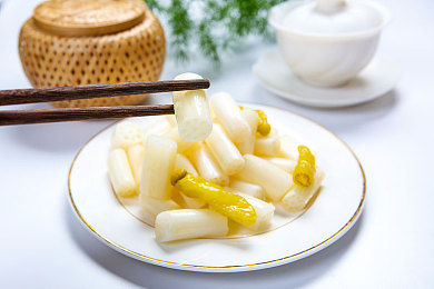 罗宾当青春期乔巴排毒素：海贼王：友谊与成长，青春排毒之旅