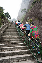 APP福利导航：应用市场新宠：一站式优惠导航，轻松解锁福利宝藏，用户好评如潮-3