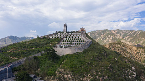 乌兰图雅全祼人体照：草原秘境，裸照探险：穿越乌兰图雅的奇幻旅程-2