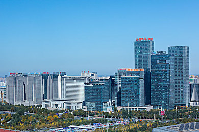 姬小满被C哭着爬又被拉回挺进：挑战极限，毅力重生：团队精神助力竞技巅峰