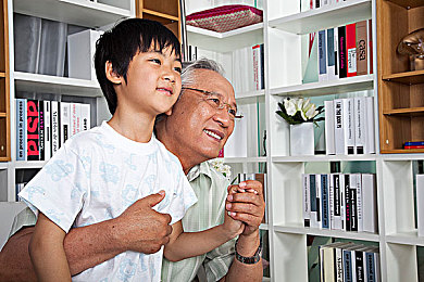 ttt黑料：《暗影传说》神秘ttt组织揭秘：探寻游戏世界背后的秘密与阴谋