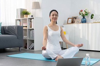 美女裸体隐私软件：隐私保护迷雾：揭秘“美女裸体”软件背后的隐私挑战-2