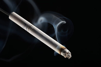 OPPO免费下载黄：免费下载变陷阱，OPPO应用商店监管漏洞引发热议，揭秘色情内容泛滥背后的监管难题-2