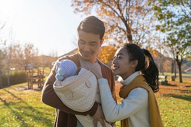 女人裸体  AI去衣：AI去衣技术引伦理漩涡，深度学习引发道德争议，探索创新与规范之路-3