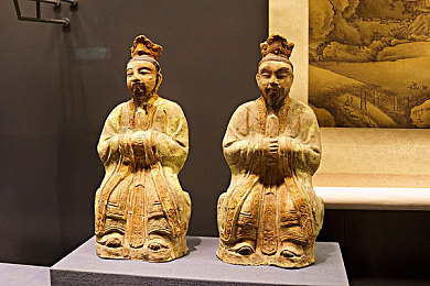 女生 男生坤坤：明星坤坤与粉丝意外合影，引发网友热议：娱乐圈互动新风尚与理性追星思考