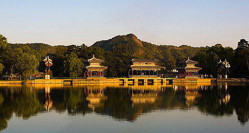 好·色·先·生·：色彩魔法大师：揭秘游戏界色彩传奇之旅-4