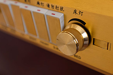 淫荡网站：网络边缘探秘之旅：揭秘隐秘角落的色情网站历史与现状-3