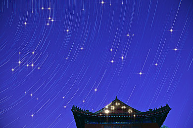 法国空姐2024满天星法版：星辉照耀下的职业光芒：空中天使闪耀2024，法国空姐模拟游戏带你体验时尚职业之旅-2