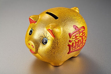 数学课代表哭着说不能在教室：校园泪别：家庭突变牵动师生心，共筑成长路