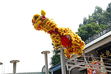 10月电子厂全景沟厕的介绍：10月电子厂震撼升级：全景沟厕体验创新，员工幸福感与工作效率双提升-4