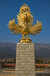 国产一卡二卡三卡免费：免费畅游奇幻之旅，轻松升级卡牌巅峰-4