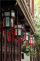 大叔与20岁丫头在一起叫什么：跨越时光的浪漫邂逅：揭秘大叔与青春丫头爱情新篇章-1