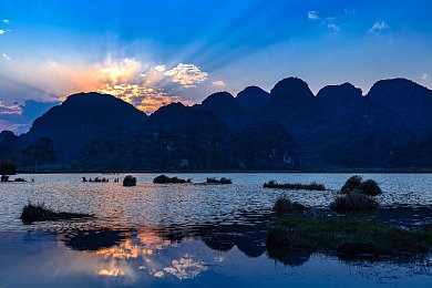 锕锵锵锵铜铜铜铜好大：探秘百万吨铜矿奇迹，青海玉树铸就绿色矿业新篇章-3