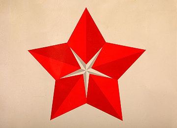 一个在上面玩一个在下面舔：游戏盛宴：高空挑战与地面欢呼的互动传奇